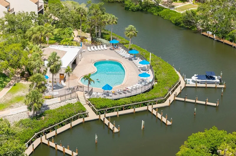 Bayview Beauty at Siesta Key Sleeps 5, private deeded beach access